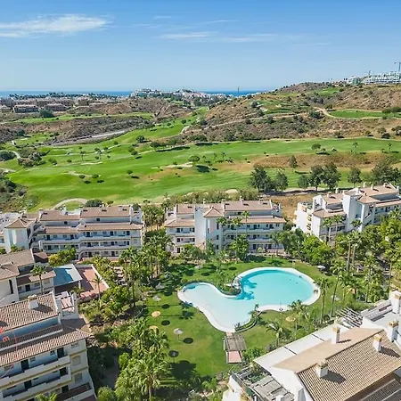 Alongside Golf Course - Tcm *