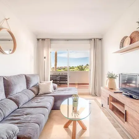 Alongside Golf Course - Tcm Apartment *
