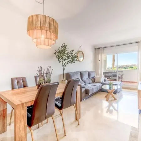 Alongside Golf Course - Tcm *